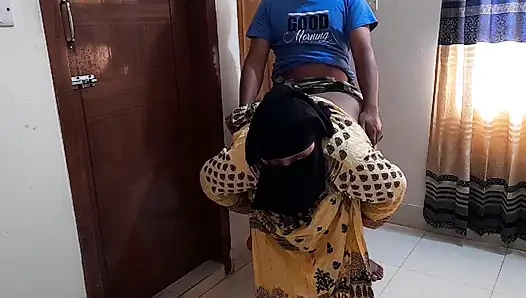 Hintli büyük götlü hizmetçi patron tarafından sikiliyor