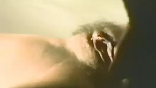 Azgın zenci hatun büyük bir zenci yarağı alıyor