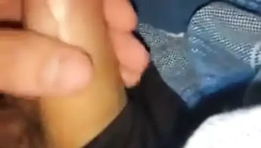 Ma joc cu pula lu varul meu Amador in timp ce el doarme