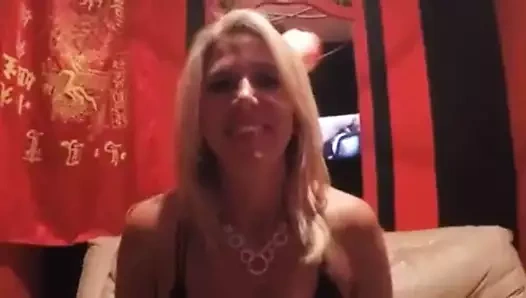 Olgun milf amatör eş kahrolası bbc için koca aldatmak