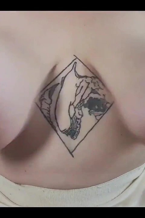 Seksi sax'ın sesine kadar sarkık memelerle oynuyor