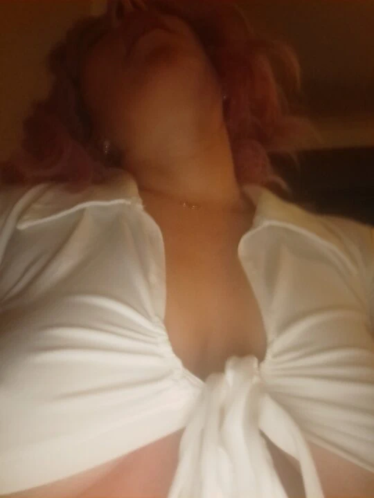 Dik ev yalnız eş Mastürbasyon ile büyük yapay penis kadar orgazm