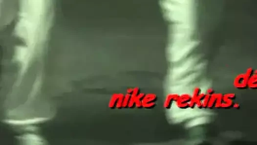 nikemoi sur le capot