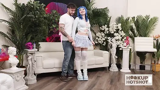 Büyük memeli jewelz blu yarak emiyorken amını ovuyor!