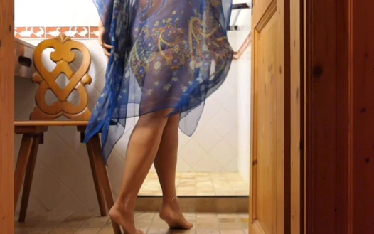 Amatör sarışın olgun evli kadın Selena bazı seks oyunlarının tadını çıkarıyor