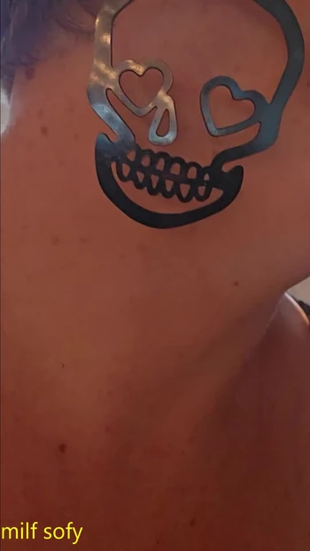 Ключевой момент из "Я иду на лодке ищу незнакомца, чтобы трахнуть мою задницу, который обожает милф"