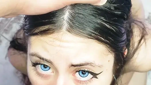 Dherlydoll tüm yarağımı ağzına alıyor ve sonra ateşli dölümü yutuyor