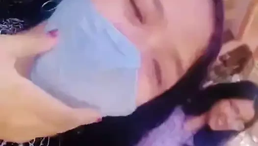 Üniversiteli kızlar, sokakta pis konuşma