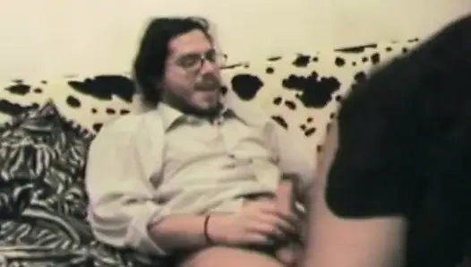 Tombul sarışın yeni yıl kutlaması