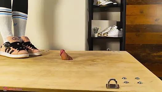 Adidas kampüste yarak çiğneme i lady thaya