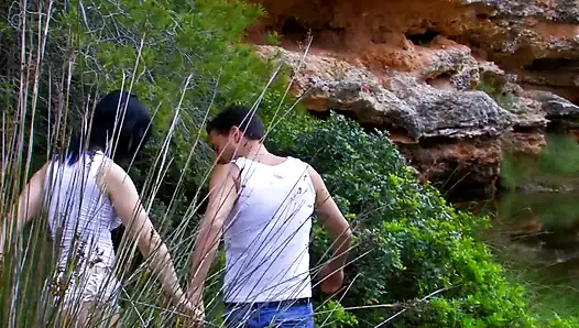 Özgür doğada açık havada mega sikiş