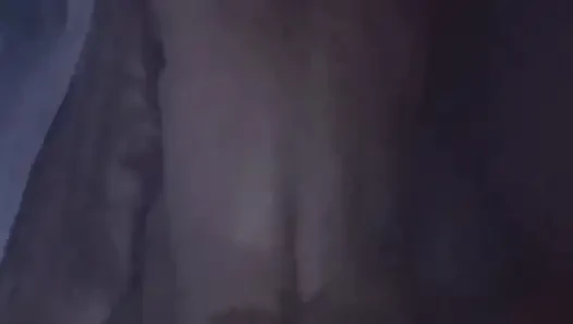 Üvey kız kardeş bu büyük yarağı seviyor.