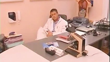 Fransız hizmetçi doktor tarafından becerdin