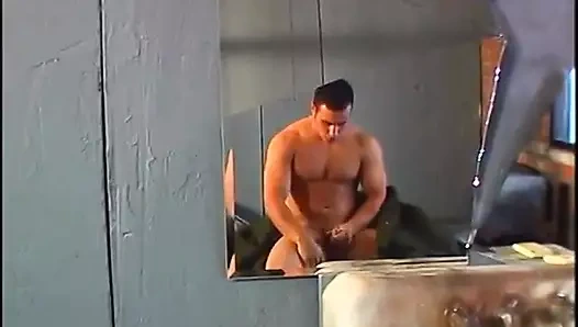 Hapishanedeki güzel adam azgın götünü sakinleştiriyor