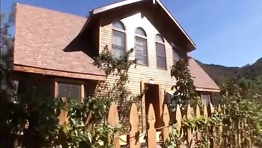 Büyük memeli lezbiyen üçlü grup seks partisi