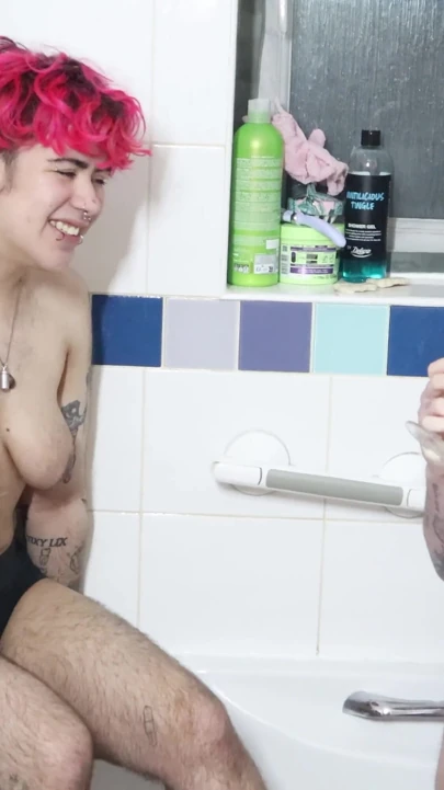 Islak t-boys: t4t banyo sidik