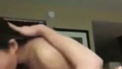 Desi göğüsler emdi