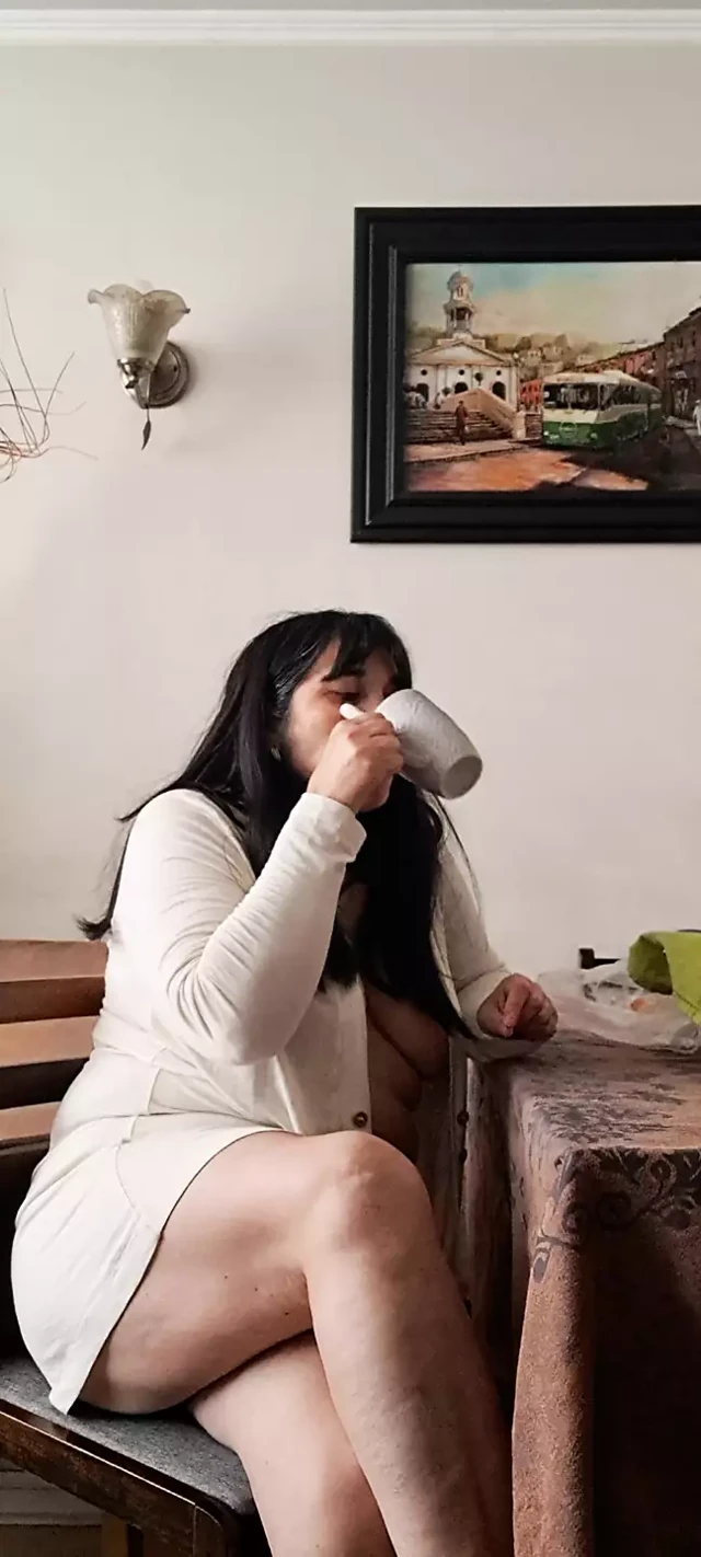 Üvey oğul mastürbasyon yapmak için mastürbasyon yaparken beni izlemek istiyor
