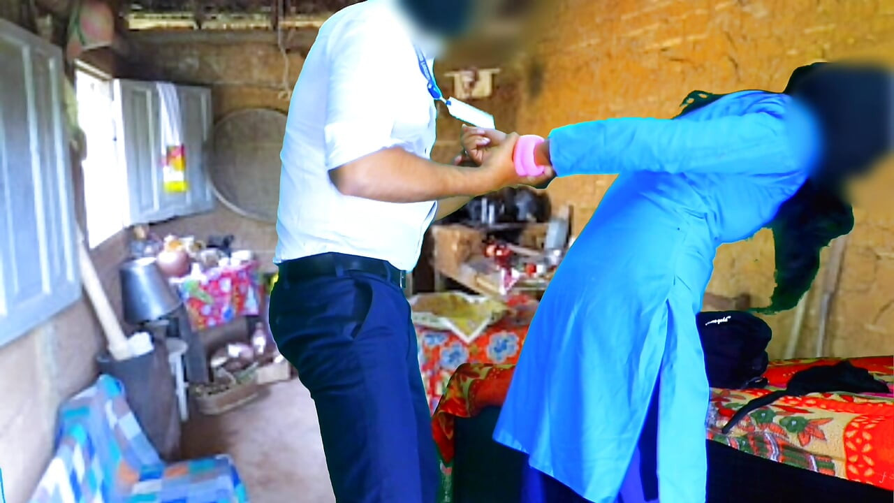 KULÜBEDE SEKS. Hintli köylü kız sıkı amcık ilk kez xxx video, hintli ateşli güzel liseli kız seks yapıyor