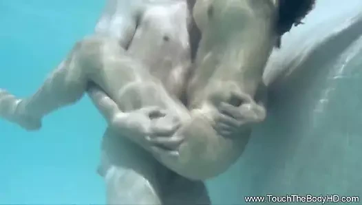 Rahatlatıcı masaj itibaren Asya nuru milf