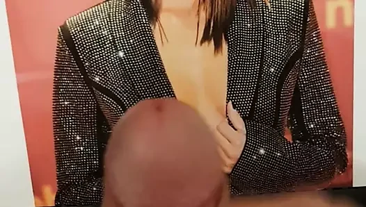 Vanessa Mai'nin üstüne boşal