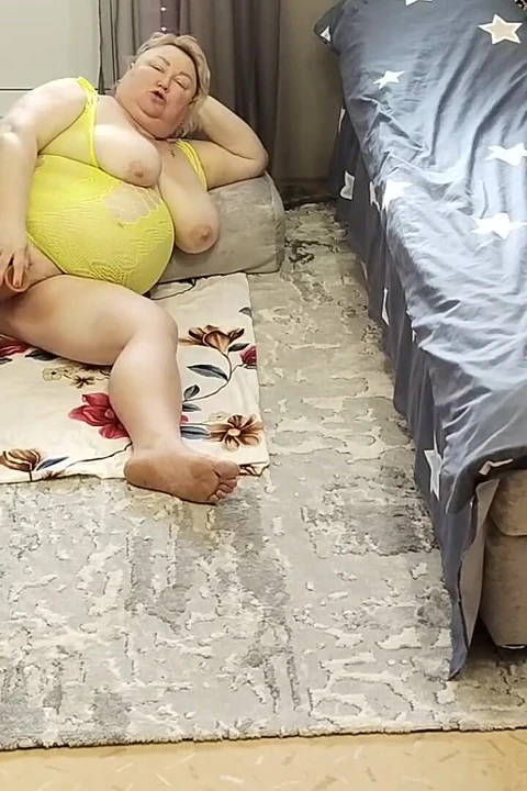 Büyük amcık ve büyük memeli üvey anne bölüm 1