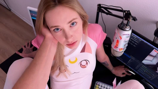 Üvey kız kardeş kamerada mı?! Bunu herkese anlatırım!