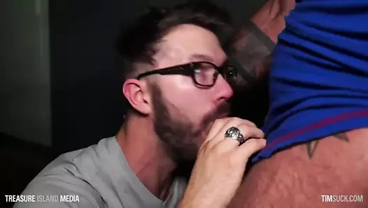 Garajda üvey babamın aletinde boğulma