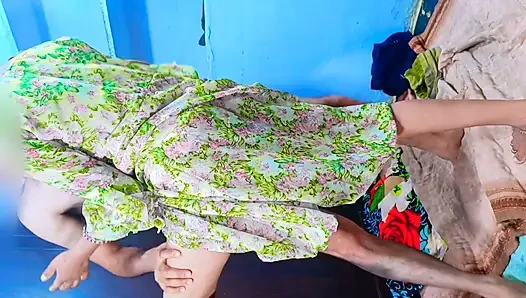 Ateşli +18 kız sevimli amcık. Öğretmen ne ghar bulakar sex ki tution di