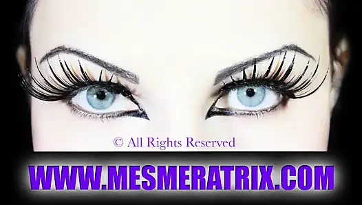 Koyu saçlı orta yaşlı seksi kadın büyük siyah yarakları seviyor