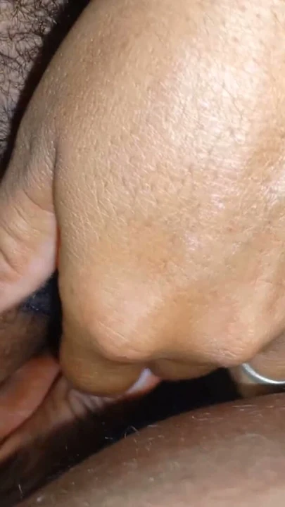 Dhire se daliye, bakire hu' - 18+ Hintli liseli kız edepsizce konuşuyor ve anal bekaretini kaybediyor | Klip 1