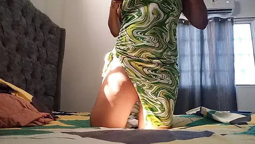 Benimkinden daha ateşli bir üvey anne bulamazsınız!! Vajina ve göğüsler ortaya çıkarılmış ile maksimum heyecan