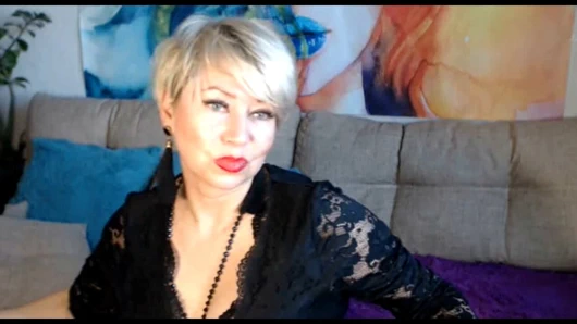 Havalı olgun web kamerası fahişesi Aimee ateşli orta yaşlı seksi kadın ve şehvetli amının yakın çekimi .!. ))