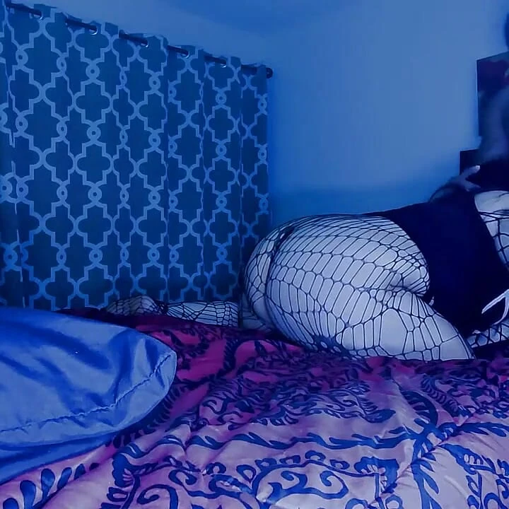 Yeni gotik pawg'ın ilk videosu