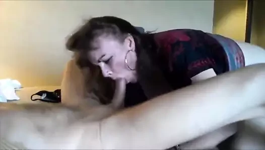 Harika Slutty oral seks itibaren esmer adım anne