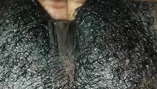 Zenci kız Sexydiva porno izledikten sonra mastürbasyon yapmayı bırakamıyor