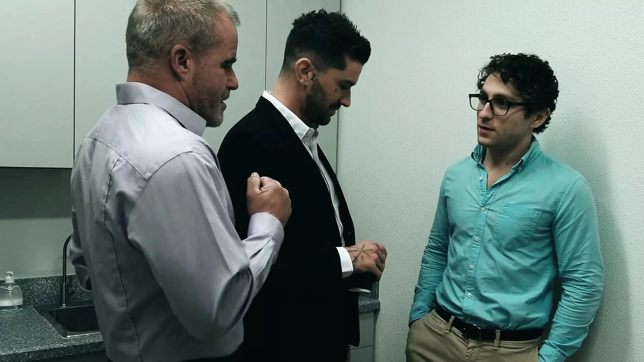 काम पर सौतेले पिता के साथ कठिन त्रिगुट - विघटनकारीफिल्में