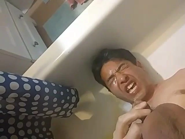 Yüzünde Japon köle