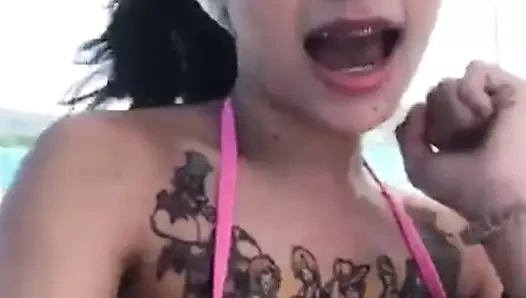 Taylandlı büyük memeler 4