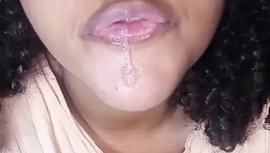 Azgın latin orta yaşlı seksi kadın sana vücudunu gösteriyor