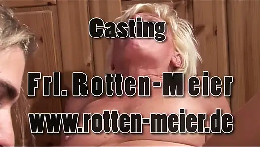 Olgun Sarışın Orta Yaşlı Seksi Kadın Sert Ve Vahşice Sikiliyor