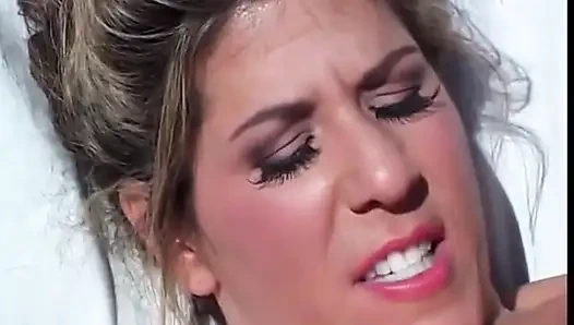 Sürtükler açık alanda edepsizleşiyor