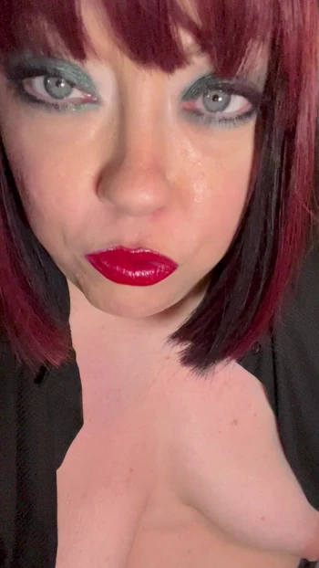 Это вытащи свой член и дрочит для меня!