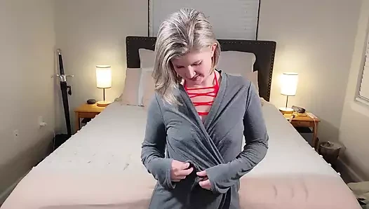 Seksi kırmızı elbiseli sikiş ve dölleme