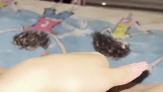 Penis için çaresizce mastürbasyon yapmak zorunda