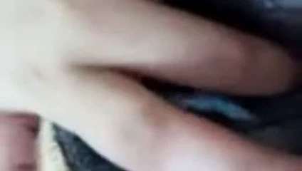 Agartala kız parmak ona kedi