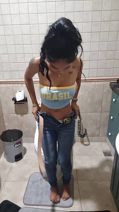 Çok fena işemeye ihtiyacım vardı. Ama yine de sizin için kaydetmek zorunda kaldım xx