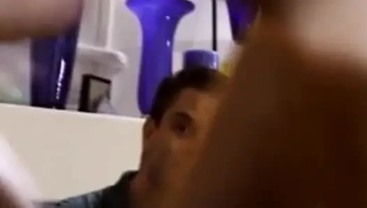 Ev hanımı eş değiştirme istediğini biliyor