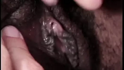 Adam sopa önce onu siyah bir kız tarafından emdi onun dick alır