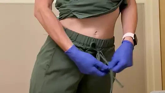 Sürtük hemşirenin deliği vardiyası için dolduruluyor